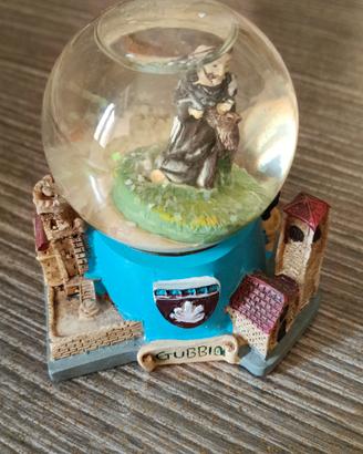 Palla di neve vintage di Gubbio con glitter 