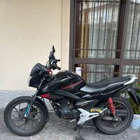 Honda cb125F