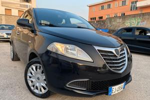 Lancia Ypsilon 1.2benz 69 CV 5 porte full opt 2011