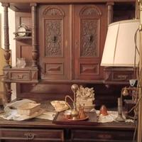 Mobile antico con difetto