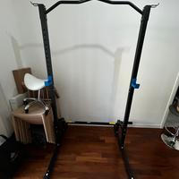 Sbarra per trazioni e struttura per squat / panca