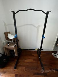 Sbarra per trazioni e struttura per squat / panca
