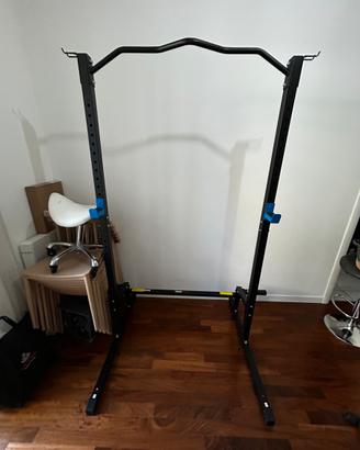 Sbarra per trazioni e struttura per squat / panca