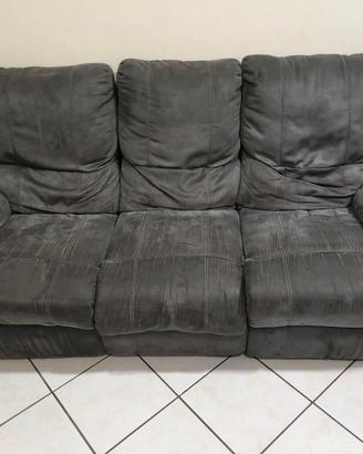 divano 3 posti reclinabile microfibra grigio 150€