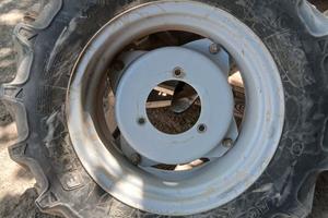 Gomme r20 R12 bkt + cerchioni