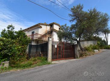 TRIFAMILIARE A AGROPOLI