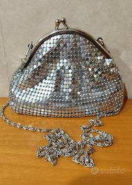 Piccola borsetta tracolla in maglia Metallica 