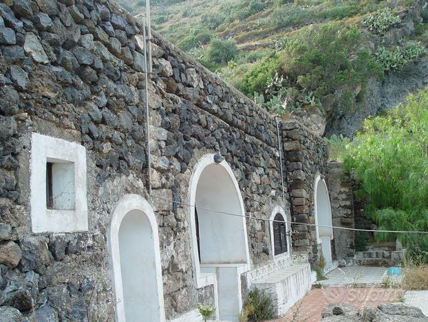 Villa Dammuso con terreno Pantelleria