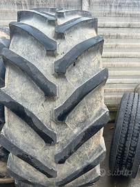 PNEUMATICI USATI PER TRATTORE AGRICOLO