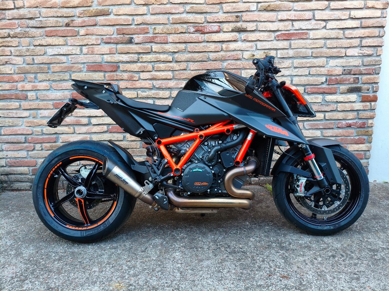 KTM Super Duke r 1290 (SOLO 5350 km)