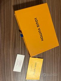 Porta passaporto louis vuitton