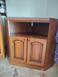 Mobile porta TV / mobile ad angolo in legno – €50