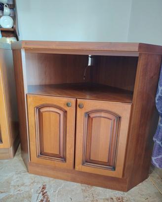 Mobile porta TV / mobile ad angolo in legno – €50