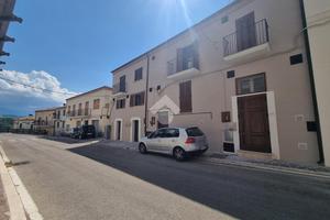 VILLA A SCHIERA A PENNA SANT'ANDREA