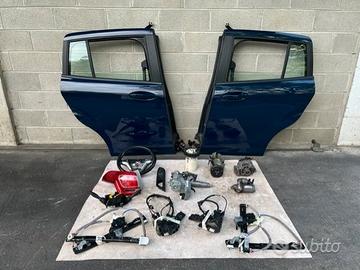 Ricambi Ford B-Max 2013 blu scuro 1400cc benzina