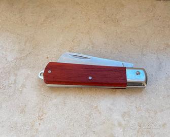 Attrezzo per  innestare piante