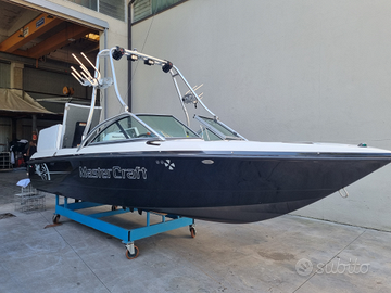 Mastercraft x2 wakeboard con posto barca