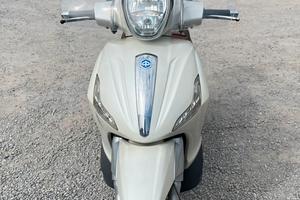 Piaggio Beverly 300 i