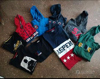 lotto di 5 felpe con cappuccio, 3 senza e 2 maglie