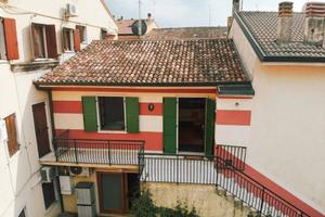 Trilocale indipendente con ampia corte privata