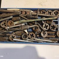 KIT DI UTENSILI PER FILETTATURA 