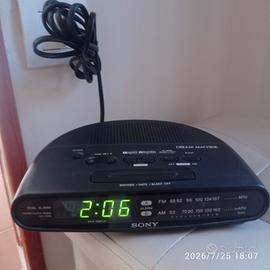 Radiosveglia vintage Sony. 