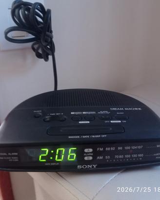 Radiosveglia vintage Sony. 
