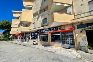NEGOZIO A FRANCAVILLA AL MARE