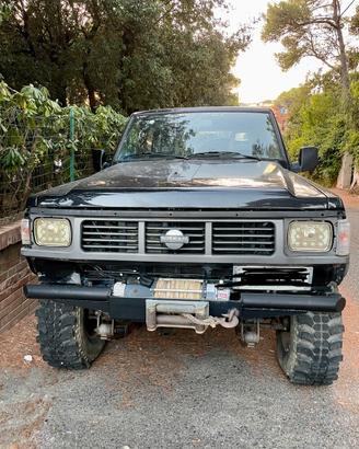 Nissan Patrol TR 2.8 autocarro 2 posti