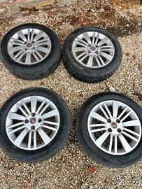 Cerchi in lega e gomme fiat punto