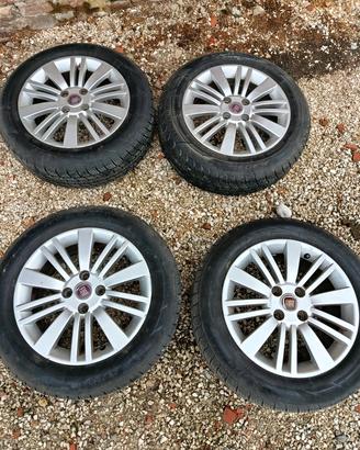 Cerchi in lega e gomme fiat punto