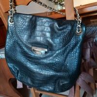 Borsa in vera pelle  più stivali in vera pelle 