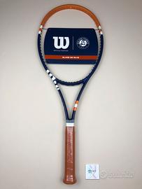 WILSON V8 BLADE 98 16x19 Roland Garros 2023 Tennis