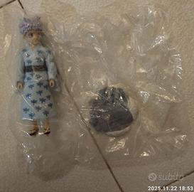 Satoru Gojo child figure