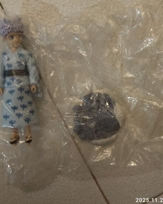 Satoru Gojo child figure