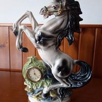 Cavallo in ceramica