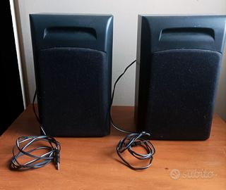 COPPIA DI CASSE ACUSTICHE DETTAGLI IN FOTO