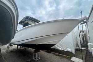 Boston Whaler Outrage 270