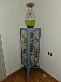 Vetrinetta Fabrikor azzurra_Metallo e vetro