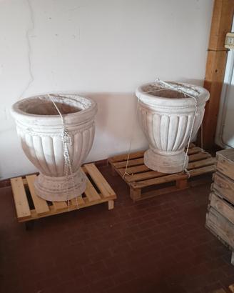 vasi neoclassici in marmo bianco 