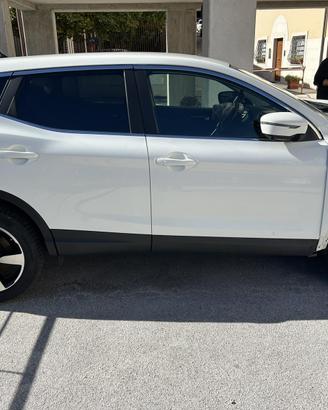 Nissan Qashqai 1.5 dCi 110CV (2015) - Incidentata
