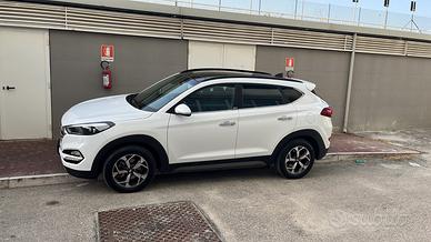 Hyundai Tucson crdi xpossible bianca