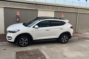 Hyundai Tucson crdi xpossible bianca