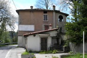 Terreno edificabile e fabbricato in Dossena (BG)
