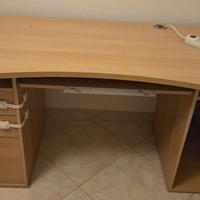 Scrivania  con cassettiera e schedario