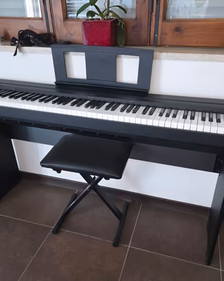 Pianola yamaha modello P45