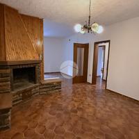 CASA SEMINDIPENDENTE A BERZO INFERIORE