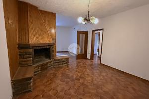 CASA SEMINDIPENDENTE A BERZO INFERIORE