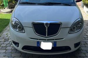 Lancia y anno 2011