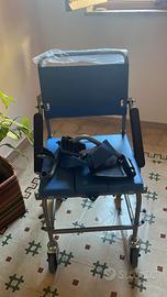 Sedia a rotelle WC per invalidi